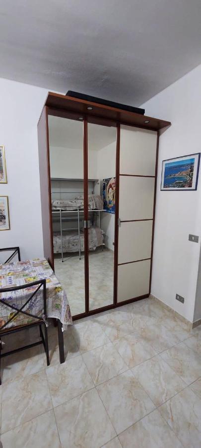 Ampio Monolocale Con Terrazzo - A 2 Passi Dal Mare Latte Exterior foto