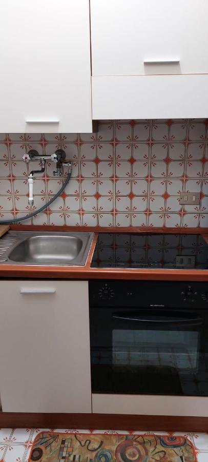 Ampio Monolocale Con Terrazzo - A 2 Passi Dal Mare Latte Exterior foto